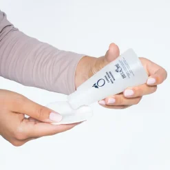Caring Nail Polish Remover