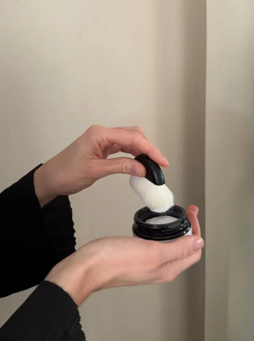 Dry Shampoo Brush