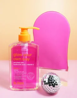 Glow Your Own Way Gel Mitt
