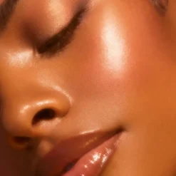 Halo Glow Blush Beauty Wand