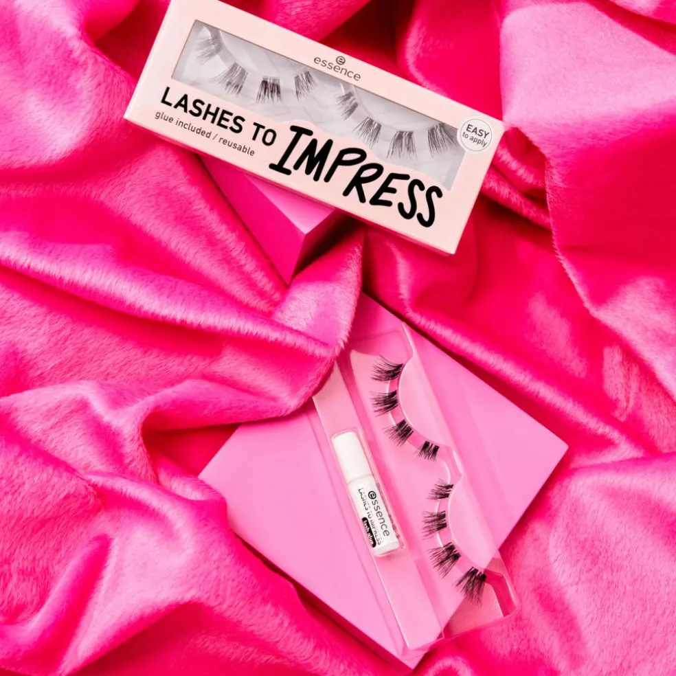 LASHES TO IMPRESS