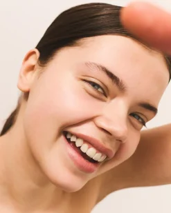 Light Natural Liquid Concealer