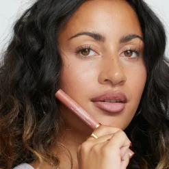 Lip Line'n Coat