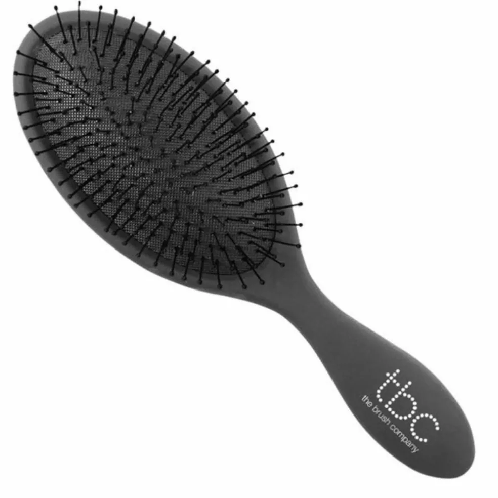 The Wet/Dry Detangling Brush